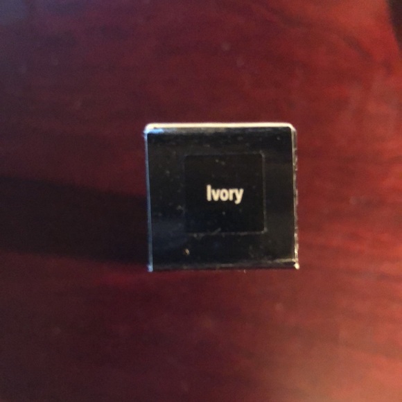 Brand new in box Bobbi Brown instant full cover ivory concealer - Picture 4 of 6